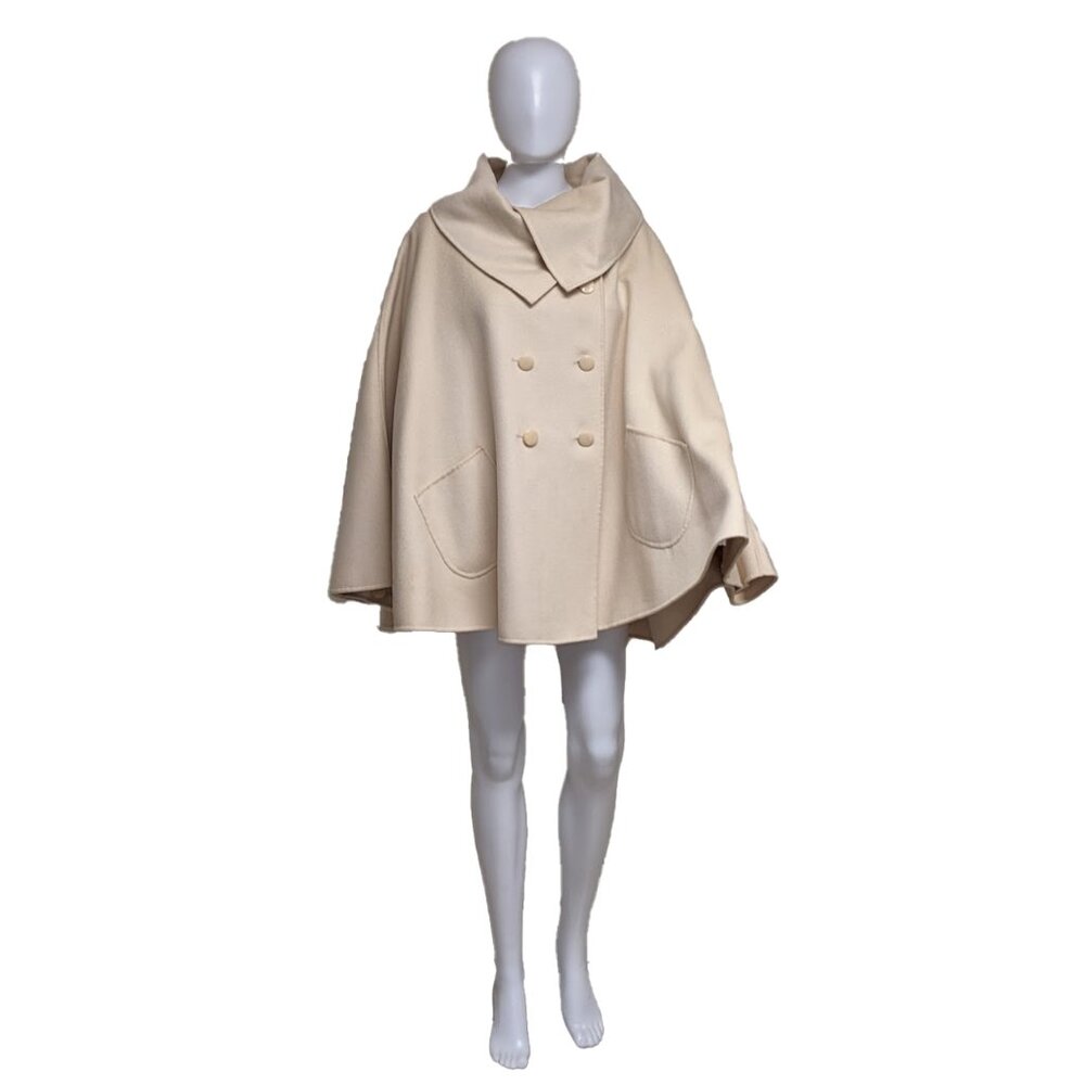 ST. JOHN Cream Double-Breasted Cape/Coat in Soft Angora/Wool blend - Picture 3 of 8